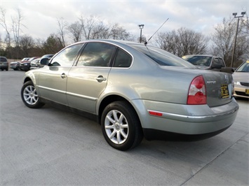 2004 Volkswagen Passat GLS   - Photo 12 - Cincinnati, OH 45255