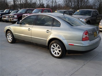 2004 Volkswagen Passat GLS   - Photo 4 - Cincinnati, OH 45255