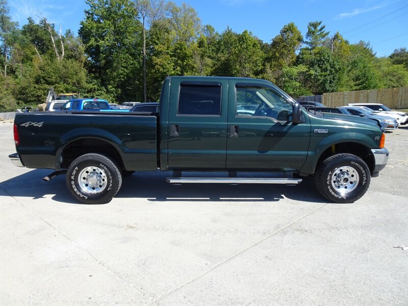 2001 Ford F-250 Super Duty XLT 4dr Crew Cab for sale in Cincinnati 