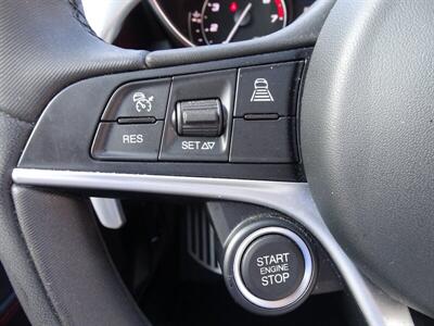 2017 Alfa Romeo Giulia Ti   - Photo 21 - Cincinnati, OH 45255