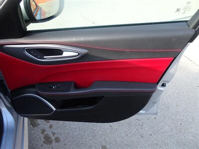 2017 Alfa Romeo Giulia Ti   - Photo 29 - Cincinnati, OH 45255