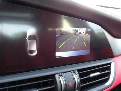 2017 Alfa Romeo Giulia Ti   - Photo 24 - Cincinnati, OH 45255