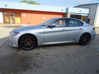 2017 Alfa Romeo Giulia Ti   - Photo 7 - Cincinnati, OH 45255