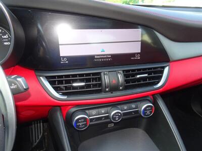 2017 Alfa Romeo Giulia Ti   - Photo 23 - Cincinnati, OH 45255