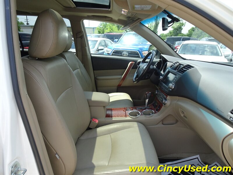 2010 Toyota Highlander Limited - Photo 16 - Cincinnati, OH 45255