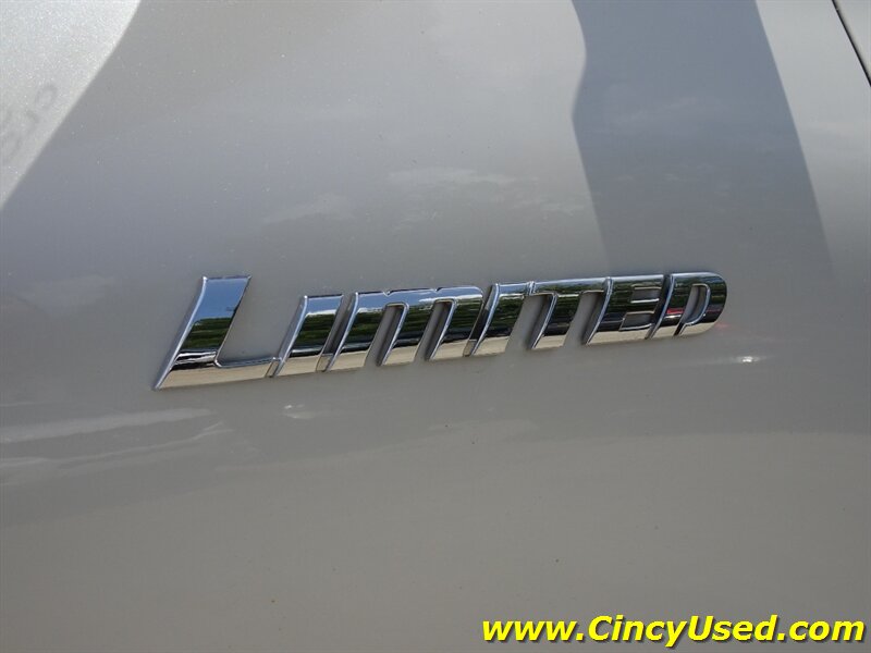 2010 Toyota Highlander Limited - Photo 27 - Cincinnati, OH 45255