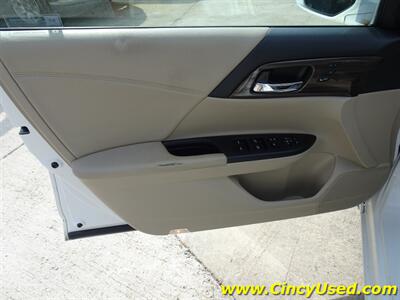 2017 Honda Accord EX-L V6   - Photo 29 - Cincinnati, OH 45255