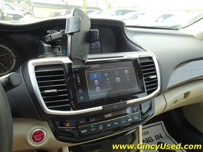 2017 Honda Accord EX-L V6   - Photo 18 - Cincinnati, OH 45255