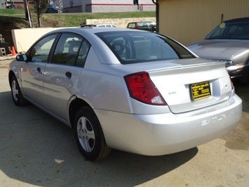 2004 Saturn Ion   - Photo 4 - Cincinnati, OH 45255