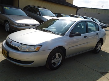 2004 Saturn Ion   - Photo 3 - Cincinnati, OH 45255