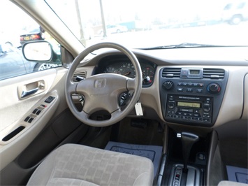 2002 Honda Accord EX   - Photo 7 - Cincinnati, OH 45255