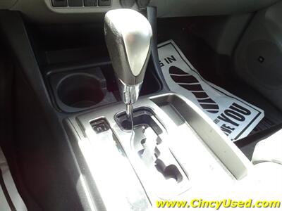 2015 Toyota Tacoma V6   - Photo 18 - Cincinnati, OH 45255
