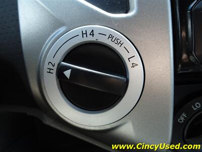 2015 Toyota Tacoma V6   - Photo 21 - Cincinnati, OH 45255
