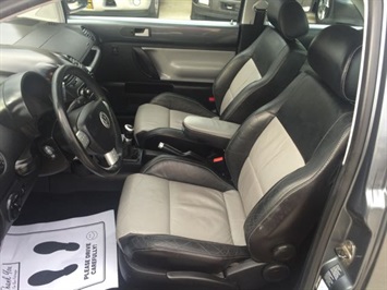 2003 Volkswagen New Beetle Turbo S   - Photo 14 - Cincinnati, OH 45255