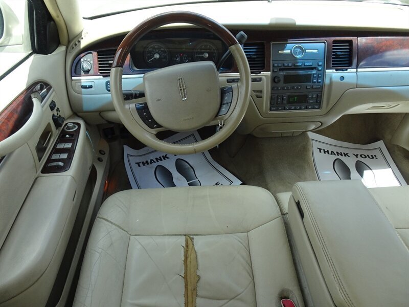 2009 Lincoln Town Car Signature Limited   - Photo 41 - Cincinnati, OH 45255