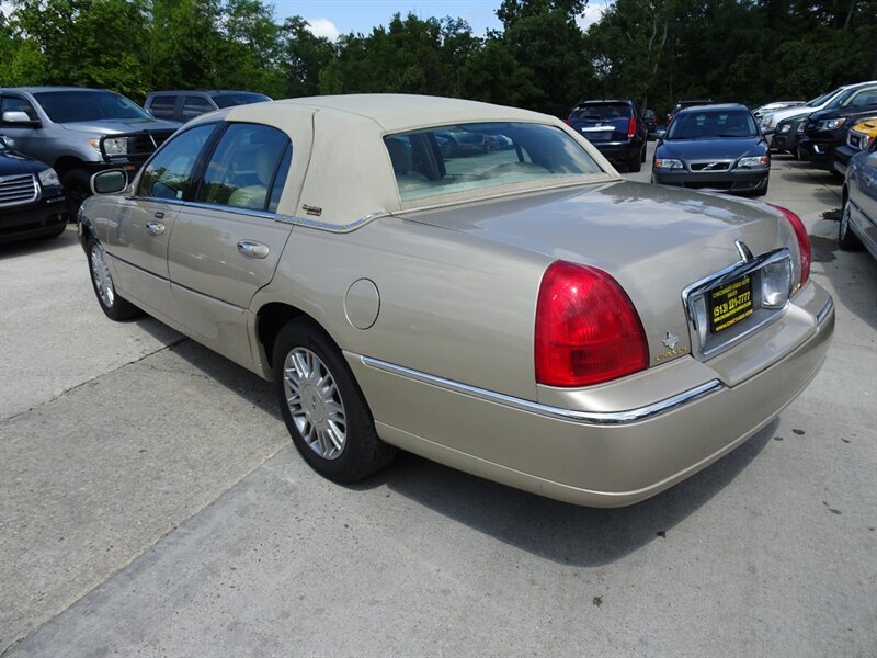 2009 Lincoln Town Car Signature Limited   - Photo 12 - Cincinnati, OH 45255