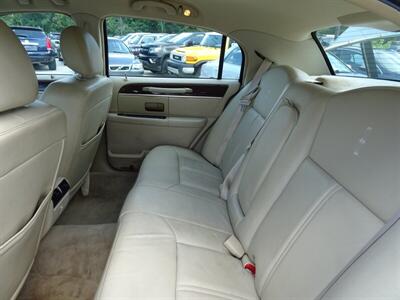 2009 Lincoln Town Car Signature Limited   - Photo 48 - Cincinnati, OH 45255