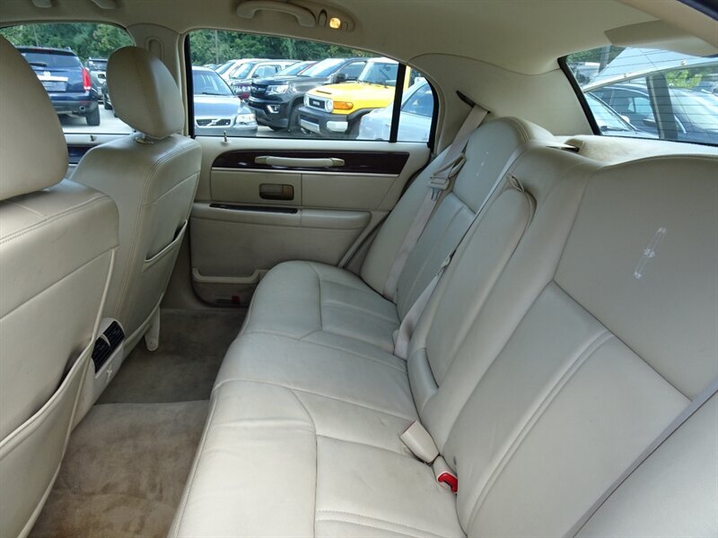 2009 Lincoln Town Car Signature Limited   - Photo 48 - Cincinnati, OH 45255