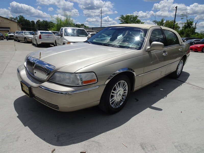 2009 Lincoln Town Car Signature Limited   - Photo 22 - Cincinnati, OH 45255