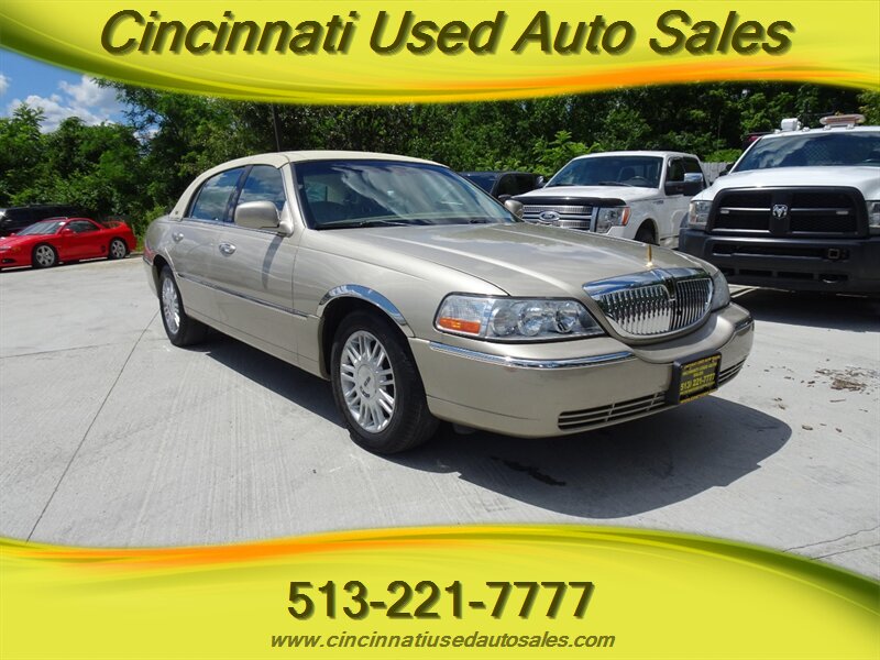 2009 Lincoln Town Car Signature Limited   - Photo 1 - Cincinnati, OH 45255