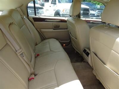 2009 Lincoln Town Car Signature Limited   - Photo 29 - Cincinnati, OH 45255