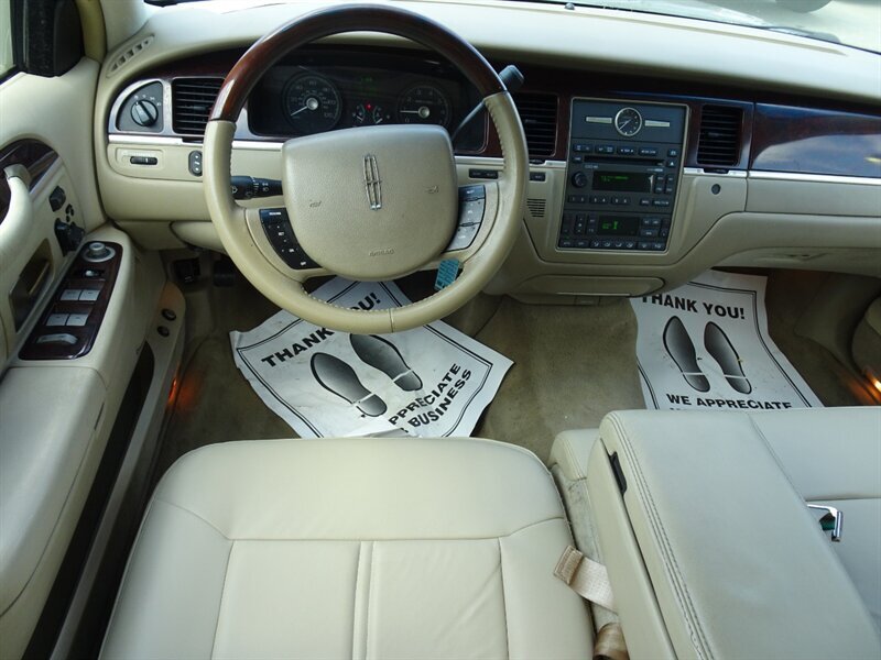 2009 Lincoln Town Car Signature Limited   - Photo 36 - Cincinnati, OH 45255