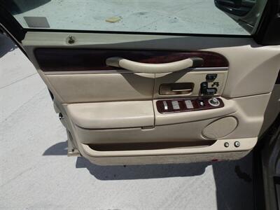 2009 Lincoln Town Car Signature Limited   - Photo 34 - Cincinnati, OH 45255