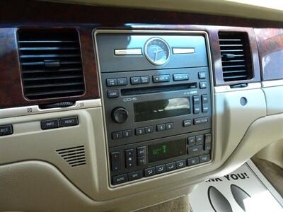 2009 Lincoln Town Car Signature Limited   - Photo 50 - Cincinnati, OH 45255