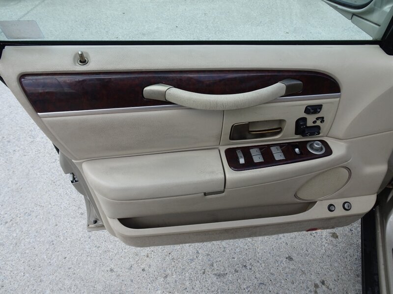 2009 Lincoln Town Car Signature Limited   - Photo 70 - Cincinnati, OH 45255