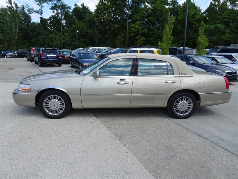 2009 Lincoln Town Car Signature Limited   - Photo 21 - Cincinnati, OH 45255