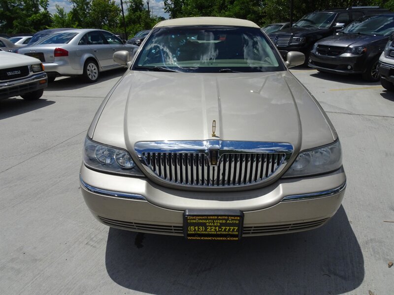 2009 Lincoln Town Car Signature Limited   - Photo 4 - Cincinnati, OH 45255