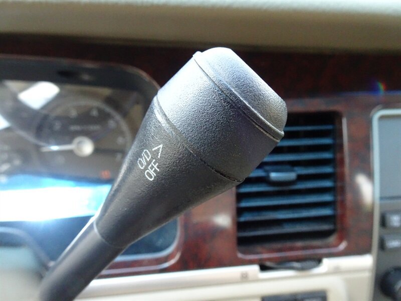 2009 Lincoln Town Car Signature Limited   - Photo 66 - Cincinnati, OH 45255