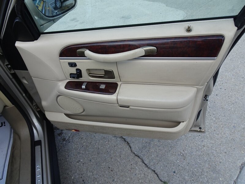 2009 Lincoln Town Car Signature Limited   - Photo 71 - Cincinnati, OH 45255