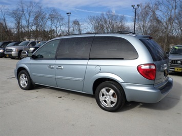 2006 Dodge Grand Caravan SXT   - Photo 4 - Cincinnati, OH 45255