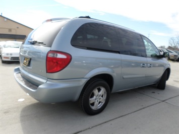 2006 Dodge Grand Caravan SXT   - Photo 13 - Cincinnati, OH 45255