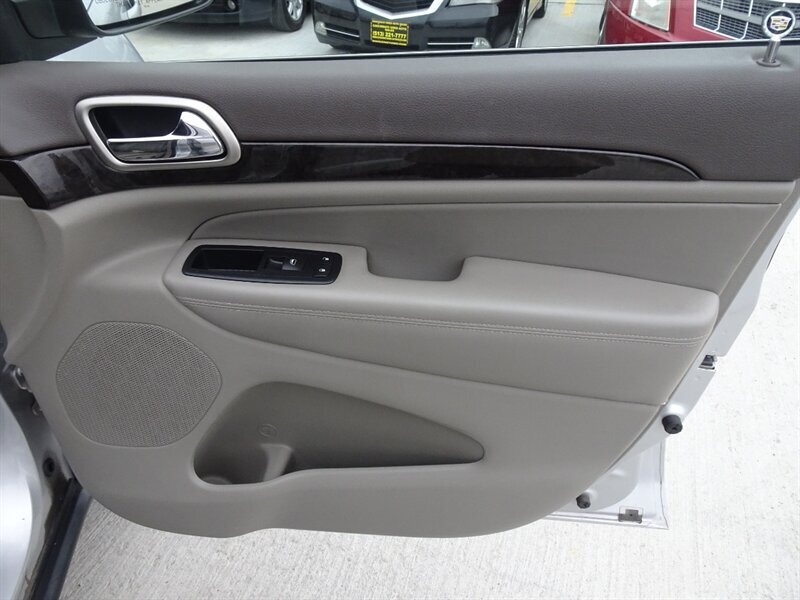 2011 Jeep Grand Cherokee Laredo X - Photo 56 - Cincinnati, OH 45255