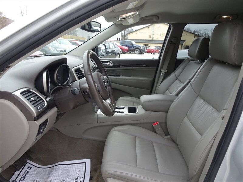 2011 Jeep Grand Cherokee Laredo X - Photo 25 - Cincinnati, OH 45255