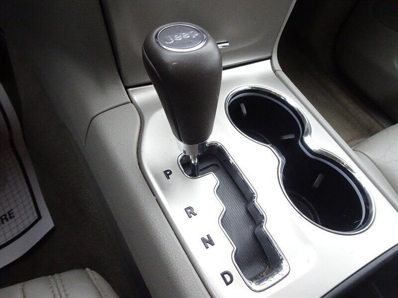 2011 Jeep Grand Cherokee Laredo X - Photo 42 - Cincinnati, OH 45255