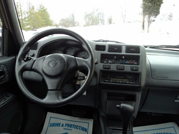 2000 Toyota Rav4   - Photo 7 - Cincinnati, OH 45255