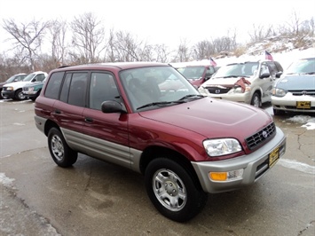 2000 Toyota Rav4   - Photo 1 - Cincinnati, OH 45255