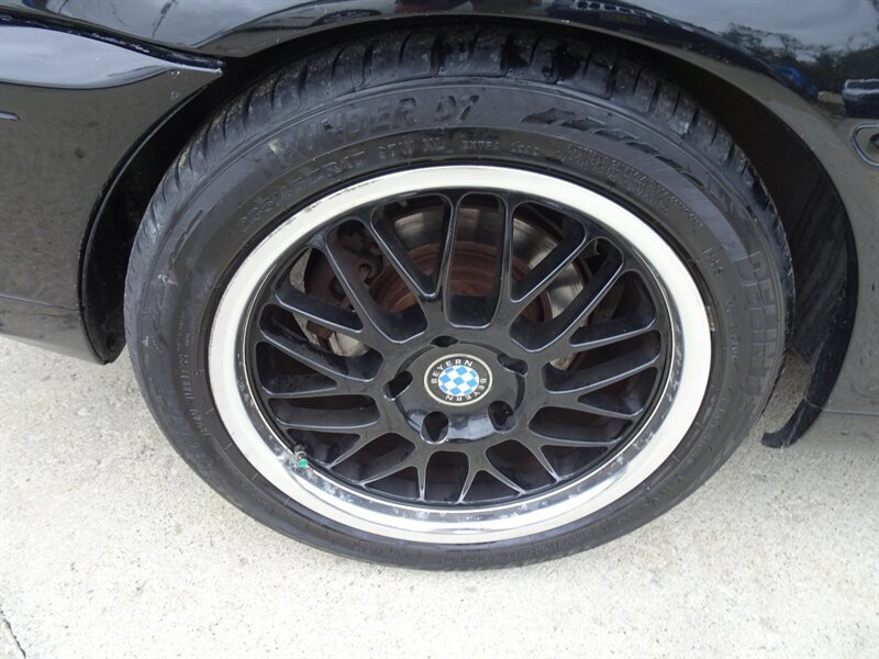 2001 BMW 3 Series 325Ci   - Photo 34 - Cincinnati, OH 45255