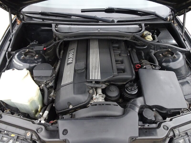 2001 BMW 3 Series 325Ci   - Photo 38 - Cincinnati, OH 45255