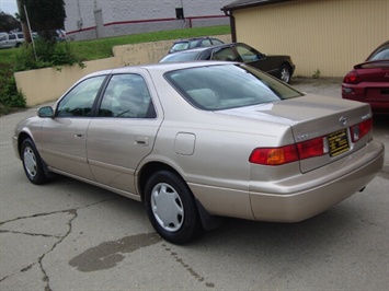 2000 TOYOTA CAMRY CE   - Photo 4 - Cincinnati, OH 45255