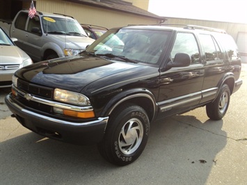 1998 Chevrolet Blazer   - Photo 3 - Cincinnati, OH 45255