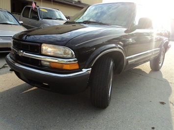 1998 Chevrolet Blazer   - Photo 11 - Cincinnati, OH 45255