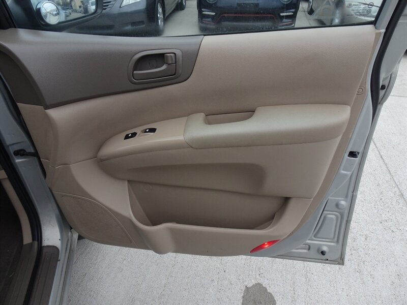 2014 Kia Sedona LX 3.5L V6 FWD - Photo 23 - Cincinnati, OH 45255