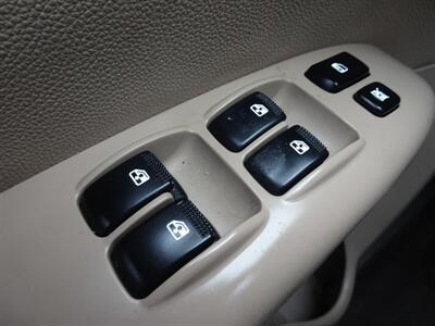 2014 Kia Sedona LX 3.5L V6 FWD - Photo 21 - Cincinnati, OH 45255