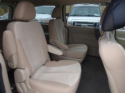 2014 Kia Sedona LX 3.5L V6 FWD - Photo 14 - Cincinnati, OH 45255