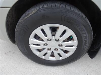 2014 Kia Sedona LX 3.5L V6 FWD - Photo 29 - Cincinnati, OH 45255