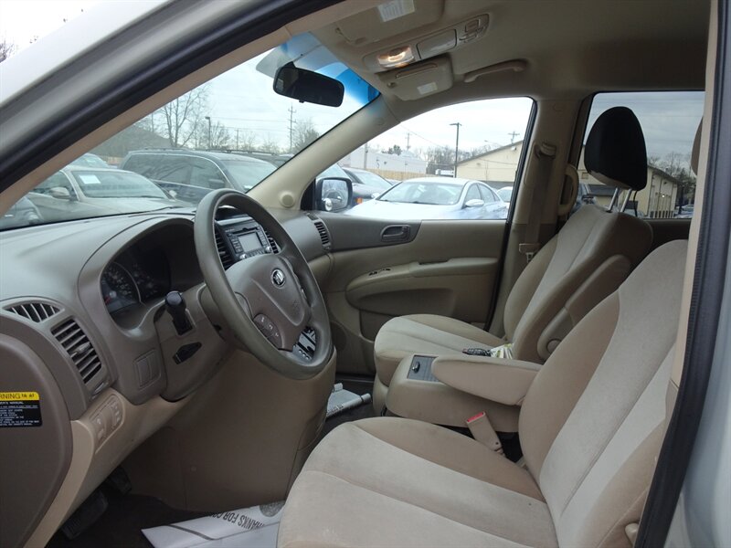 2014 Kia Sedona LX 3.5L V6 FWD - Photo 10 - Cincinnati, OH 45255